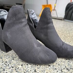 Journee Collection Black Ankle Boots with Chunky Heel and Slip-On Design